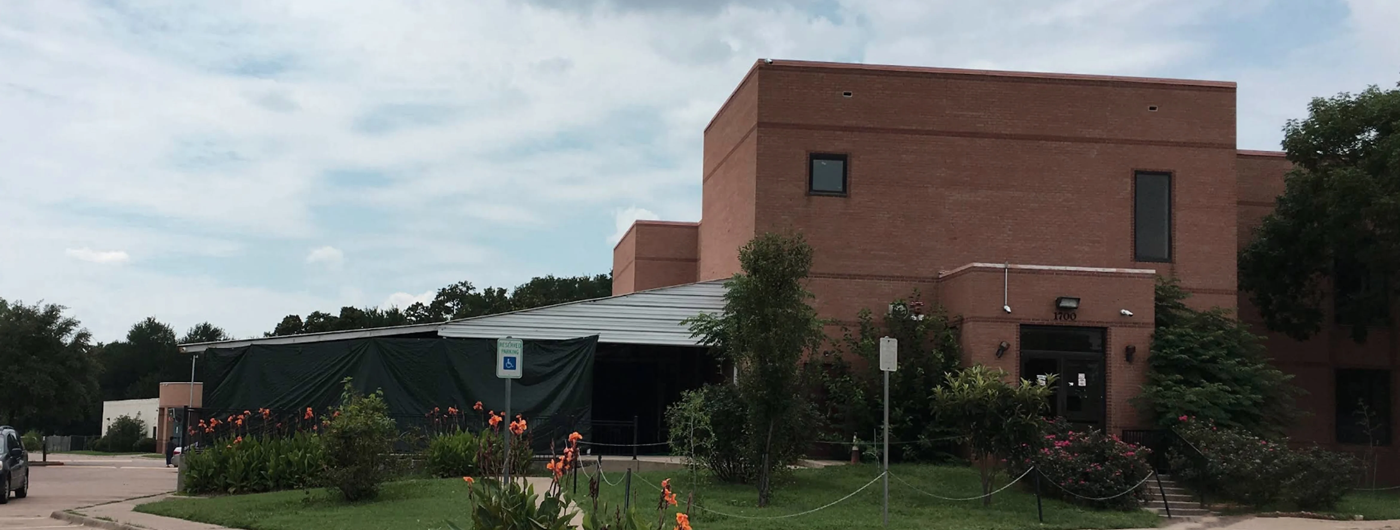 Exterior view of ISAT Center Masjid Arlington building